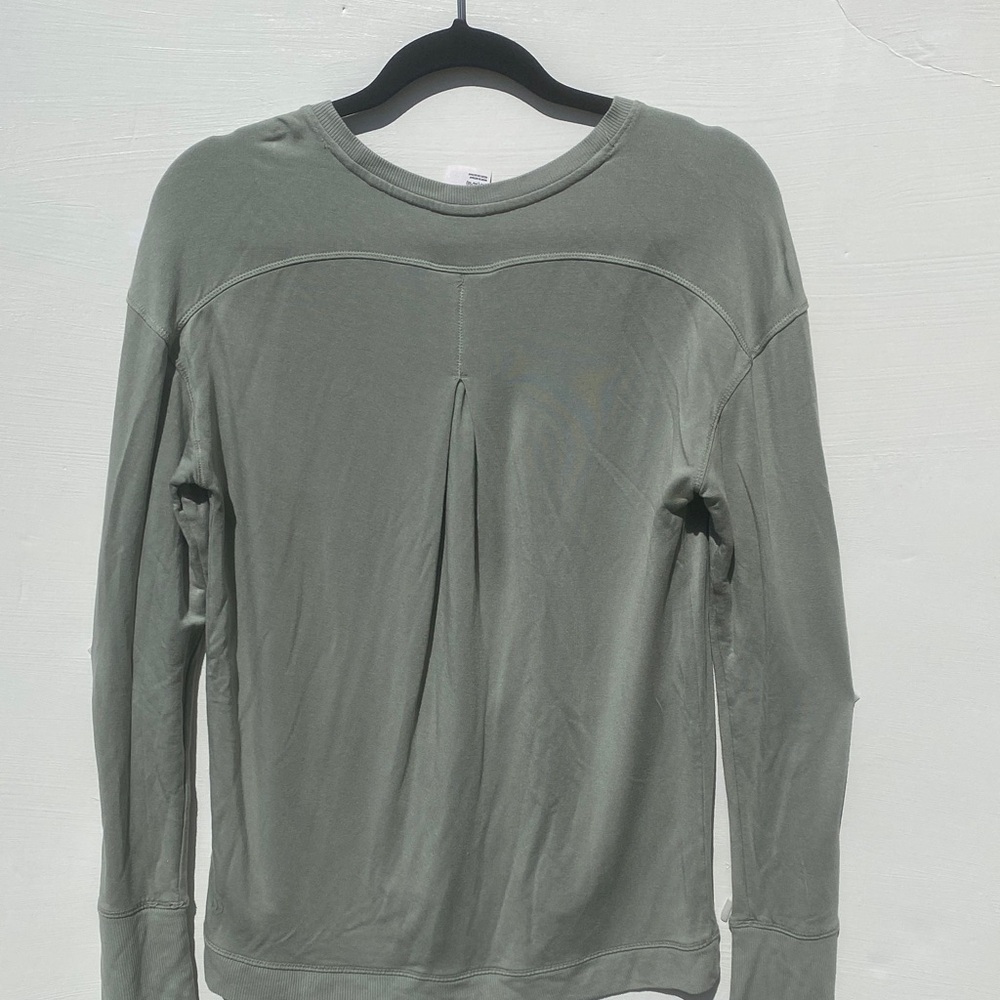 3 In A BUNDLE -All In Motion- Long Sleeve Pullover Sweatshirt | Lightweight | - Picture 3 of 12